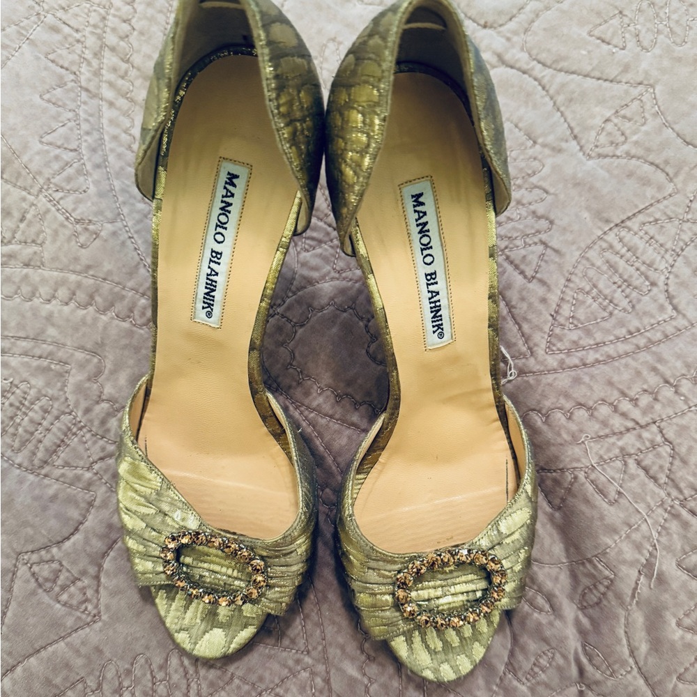 Manolo Blahnik Gold Heels Elegant Design